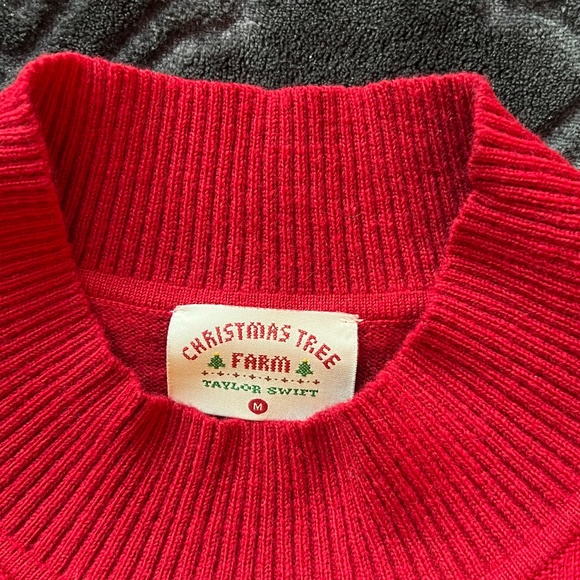 Rare Taylor Swift size M Christmas Tree Farm Christmas Sweater - Picture 3 of 5